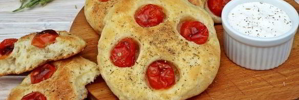 картофельные лепешки с черри и травами