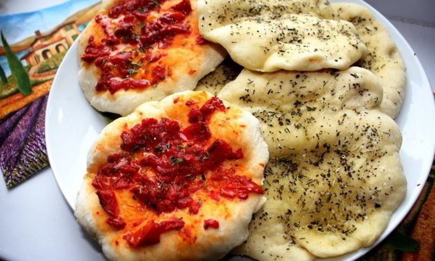 Рецепт лепешек-питов с прованскими травами и вялеными помидорами
