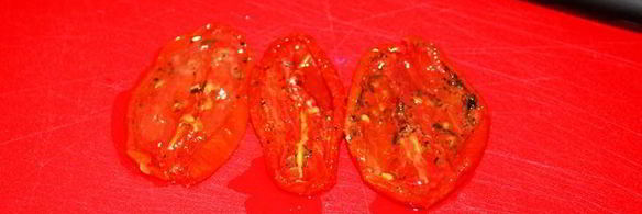 лепешки-питы с прованскими травами и вялеными помидорами