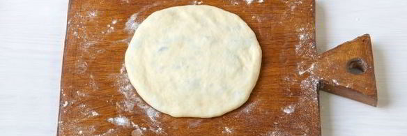 лепешки с сыром и зеленью на сковороде