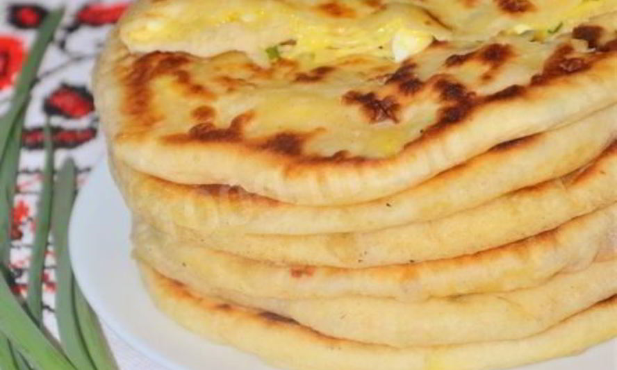 Рецепт лепешек с зеленым луком и моцареллой