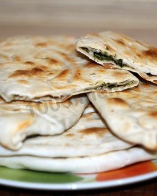 Лепешки с зеленью на сковороде