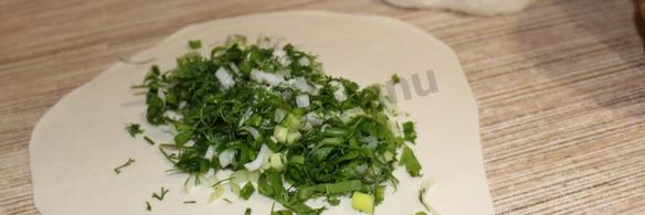 лепешки с зеленью на сковороде