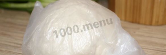 лепешки с зеленью на сковороде