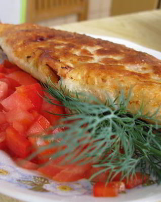 Сырные лепешки-чебуреки с ветчиной