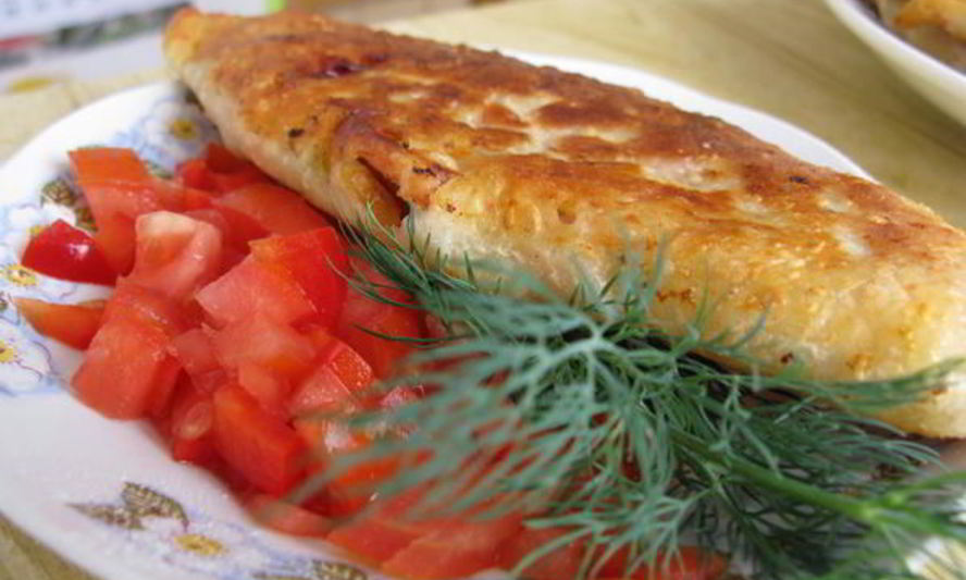 Рецепт сырных лепешек-чебуреков с ветчиной