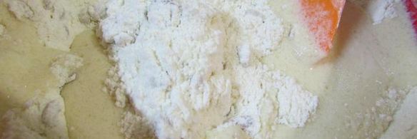 биг-маффины с вишней, кедровыми орешками и штрейзелем