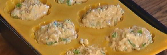 кукурузные маффины с зеленым луком и чили