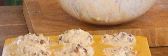 маффины с курагой и орехами пекан