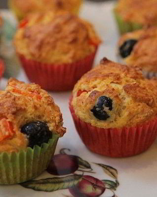 Маффины с оливками и сладким перцем