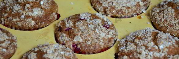 маффины с овсяными хлопьями и смородиной