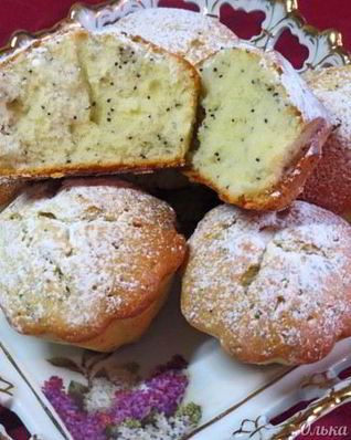 Маковые маффины с лимонным соком