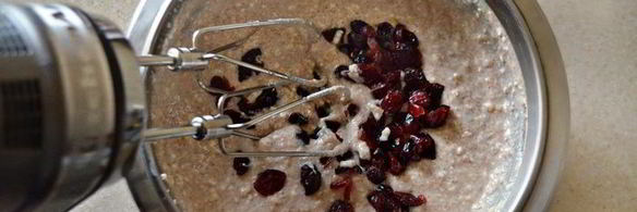 творожные маффины с вяленой клюквой и отрубями