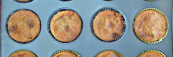 творожные маффины с вяленой клюквой и отрубями