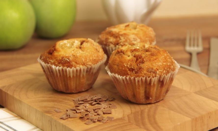 Рецепт яблочных маффинов с шоколадной крошкой