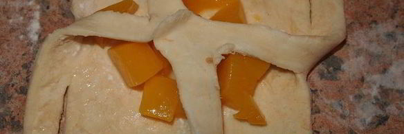 нежные персиковые слойки