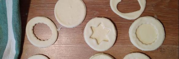 новогодние слойки с джемом