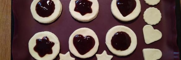 новогодние слойки с джемом