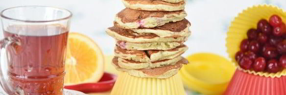 апельсиновые оладьи с клюквой