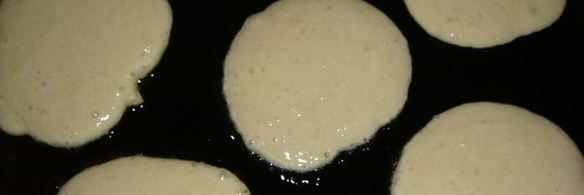 банановые оладушки с пломбиром