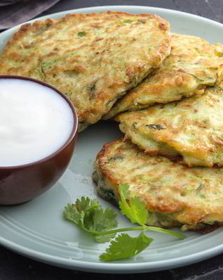 Кабачковые оладьи с чесноком