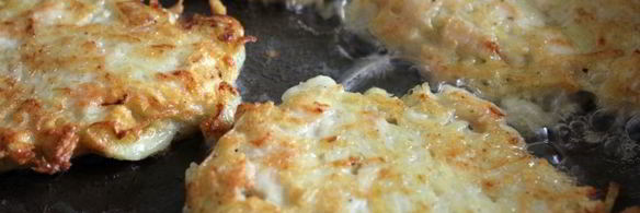 картофельные оладьи с курицей и луком