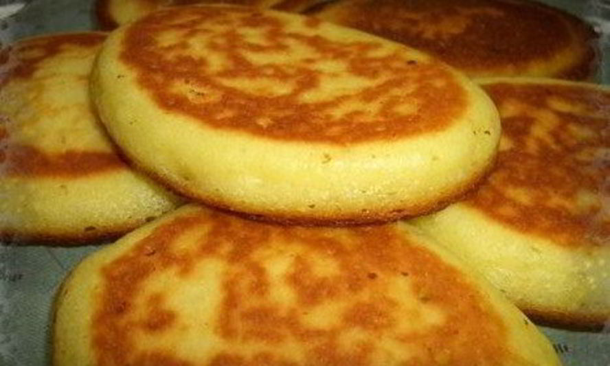 Рецепт манных дрожжевых оладий