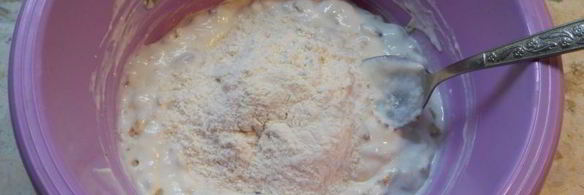 нежные творожные оладьи с мюсли и курагой