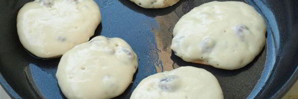 оладьи без яиц с малиной