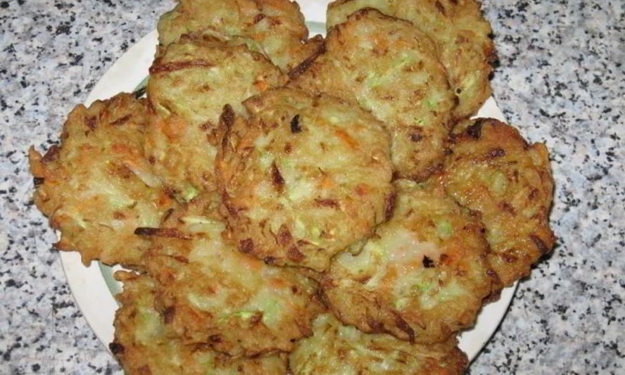 Рецепт оладий иза кабачкова с манкого и картошкого ны воде