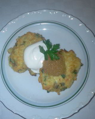 Оладьи картофельные с щучьей икрой