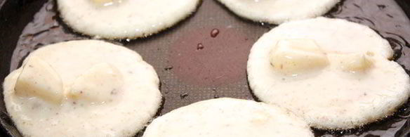 оладьи с яблоками