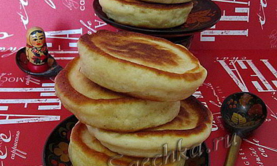 Рецепт пышных оладий на сыворотке и сметане