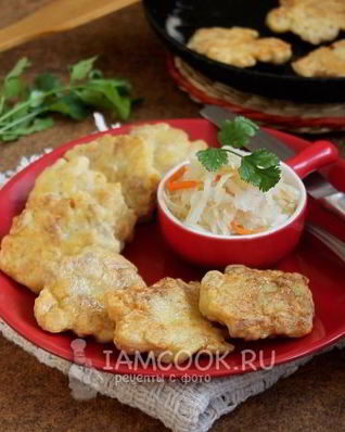 Резаные оладьи из филе курицы с майонезом