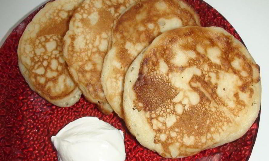 Рецепт вкусных оладий на кефире с добавками