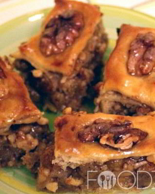 Пахлава из слоеного теста