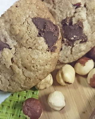 Овсяное печенье с шоколадом и фундуком