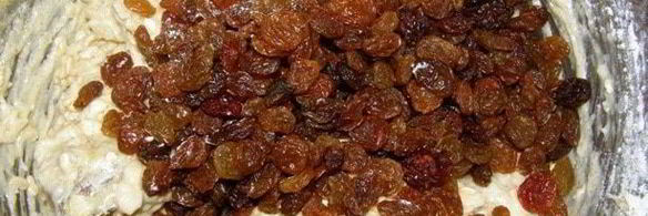 овсяное печенье с яблочным пюре и изюмом