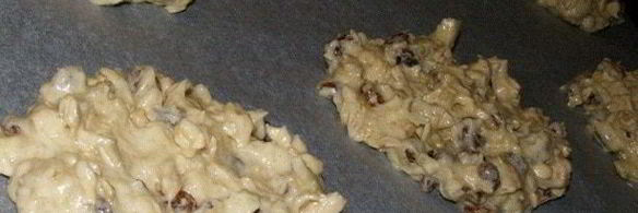 овсяное печенье с яблочным пюре и изюмом