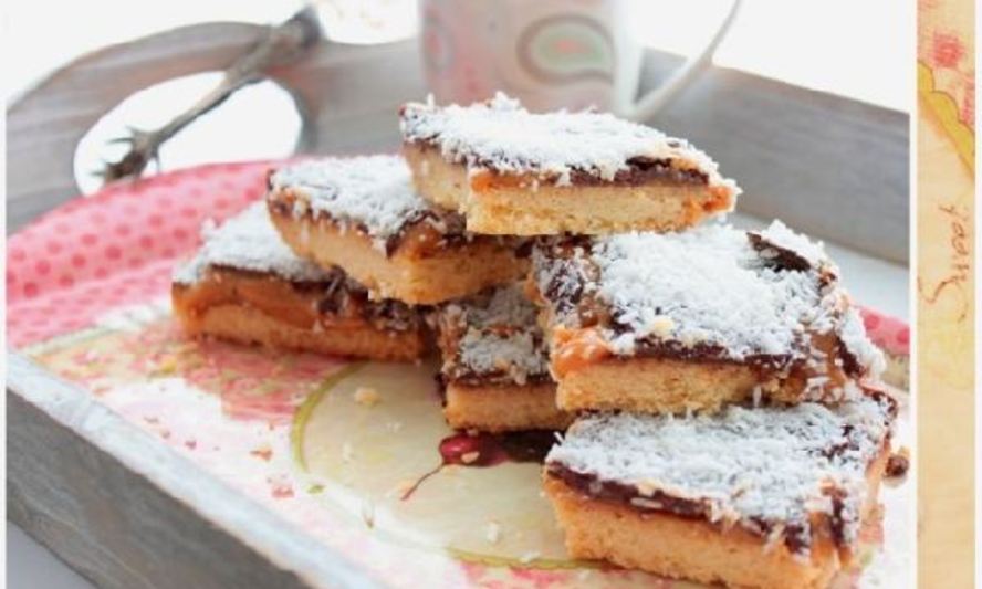 Рецепт песочного печенья со сгущенкой и шоколадом