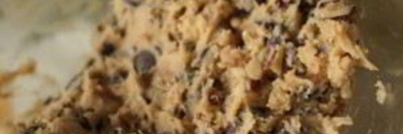 традиционное шоколадное печенье с орехами