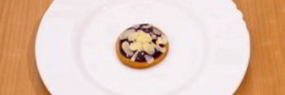 ванильное печенье с джемом и орехами