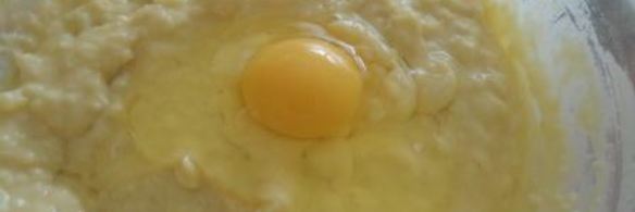 бразильский кукурузный заварной пирог