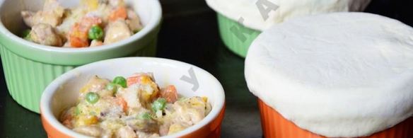 мясной пирог в горшочке