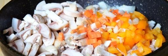 мясной пирог в горшочке