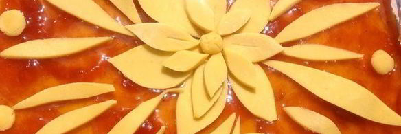 песочный пирог с абрикосовым вареньем