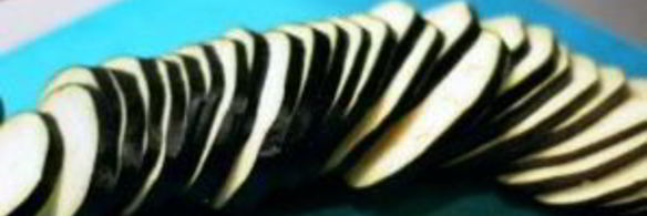 пирог из слоеного теста с сыром и баклажаном