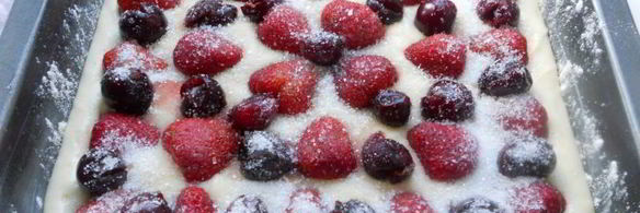 пирог с клубникой и черешней