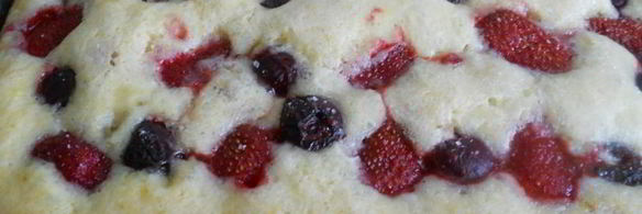 пирог с клубникой и черешней