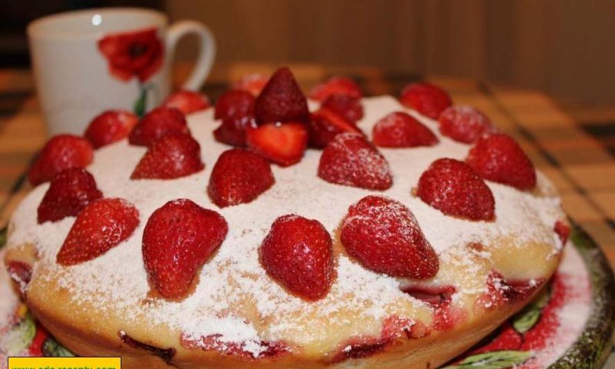 Рецепт пирога с клубникой на кефире